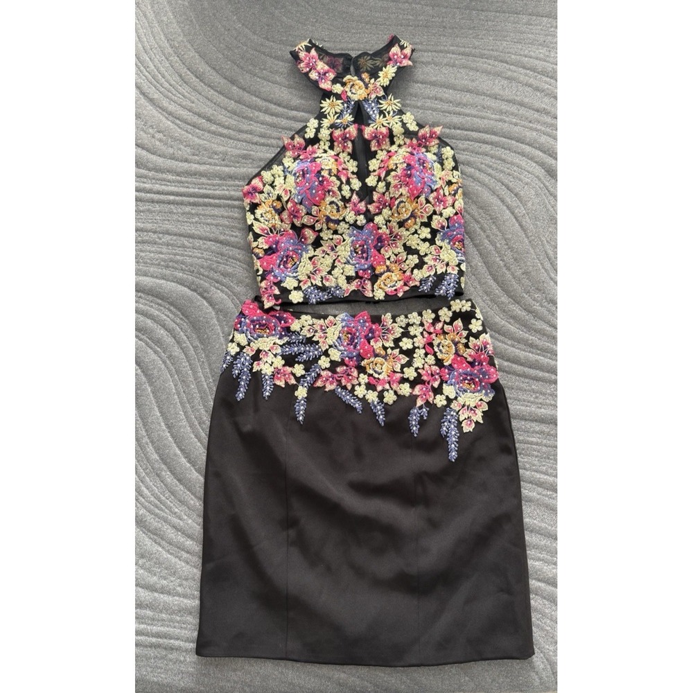 JVN‎ BY JOVANI 2 Piece Halter Top Skirt Embroidery Floral Formal PROM Size 4